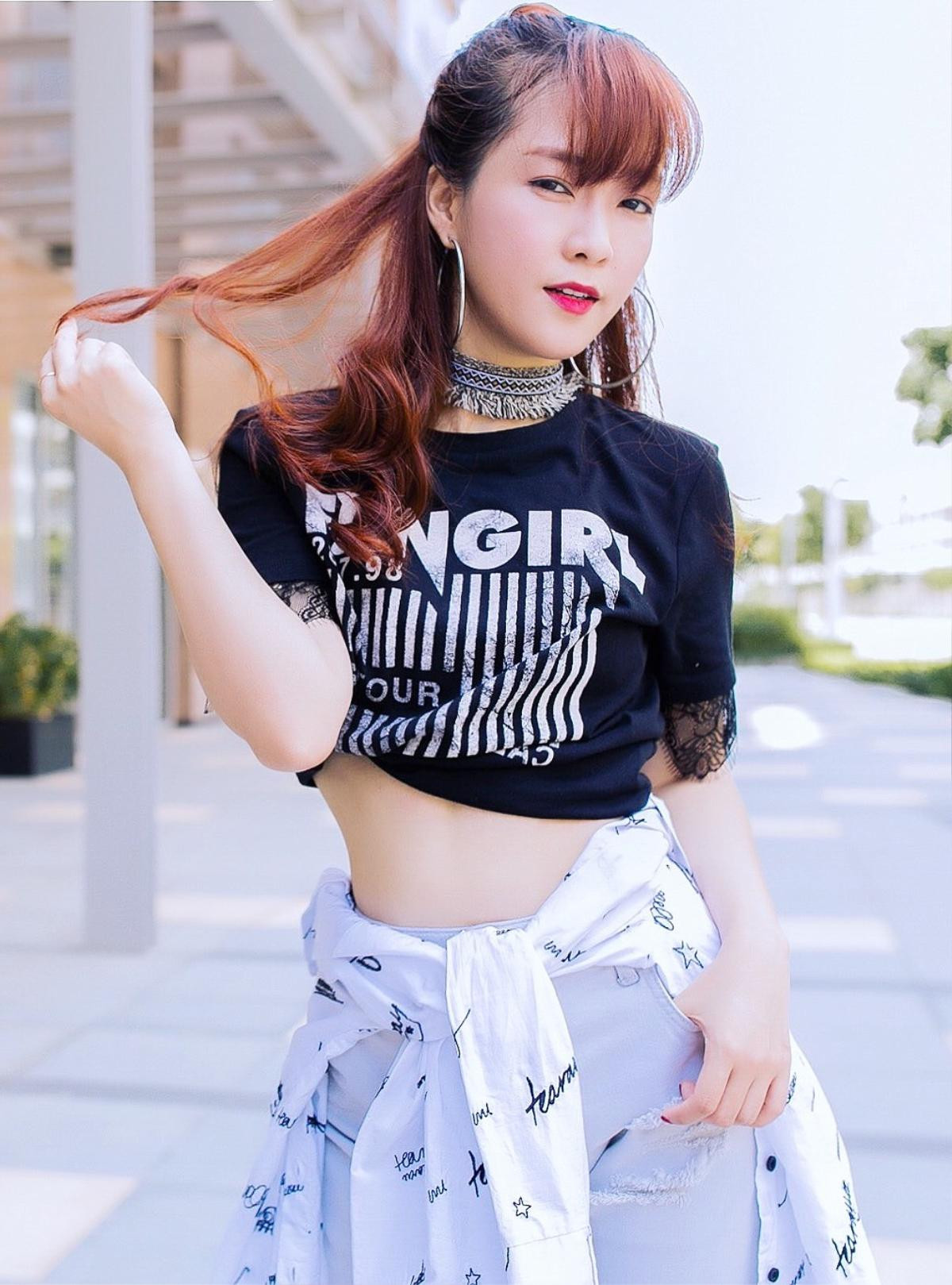 Đinh Hương tung bộ ảnh street style đầy năng động đón đầu thời trang mùa Hè Ảnh 5