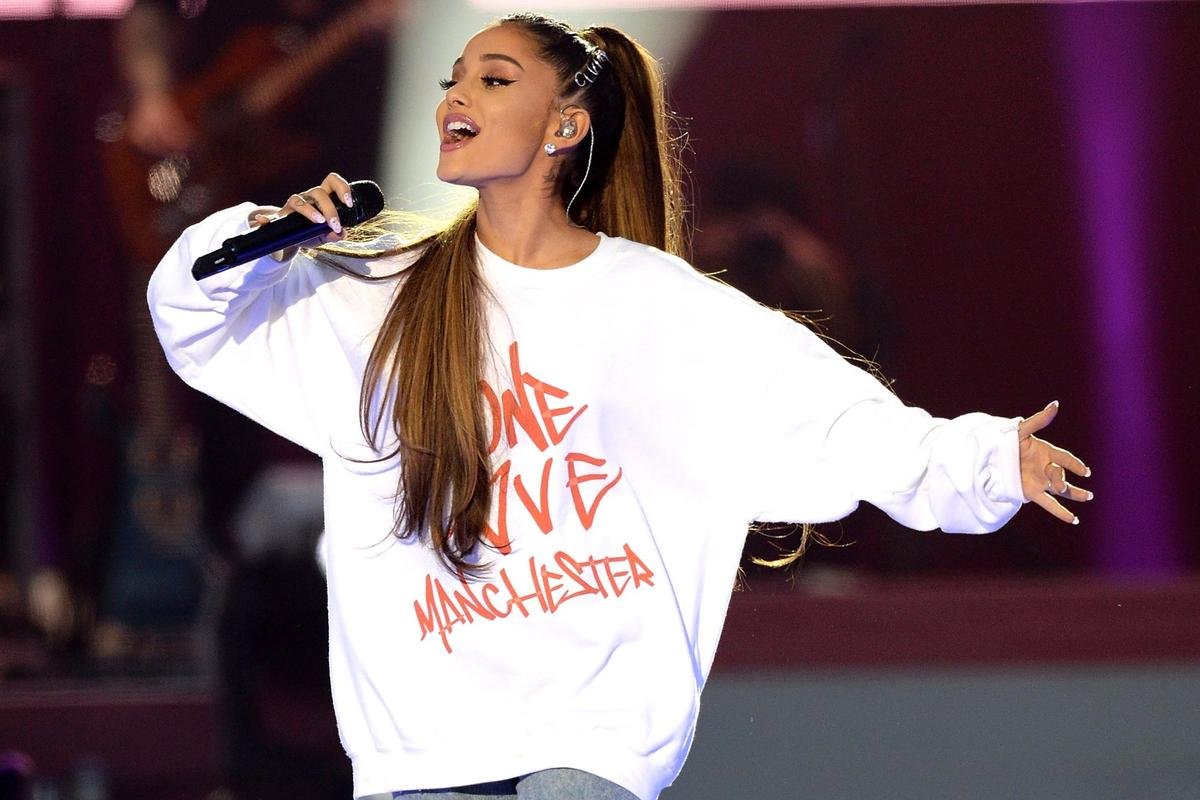 Concert Manchester của Ariana: Khủng bố qua rồi, nước mắt và tình yêu đã xoa dịu tất cả Ảnh 6