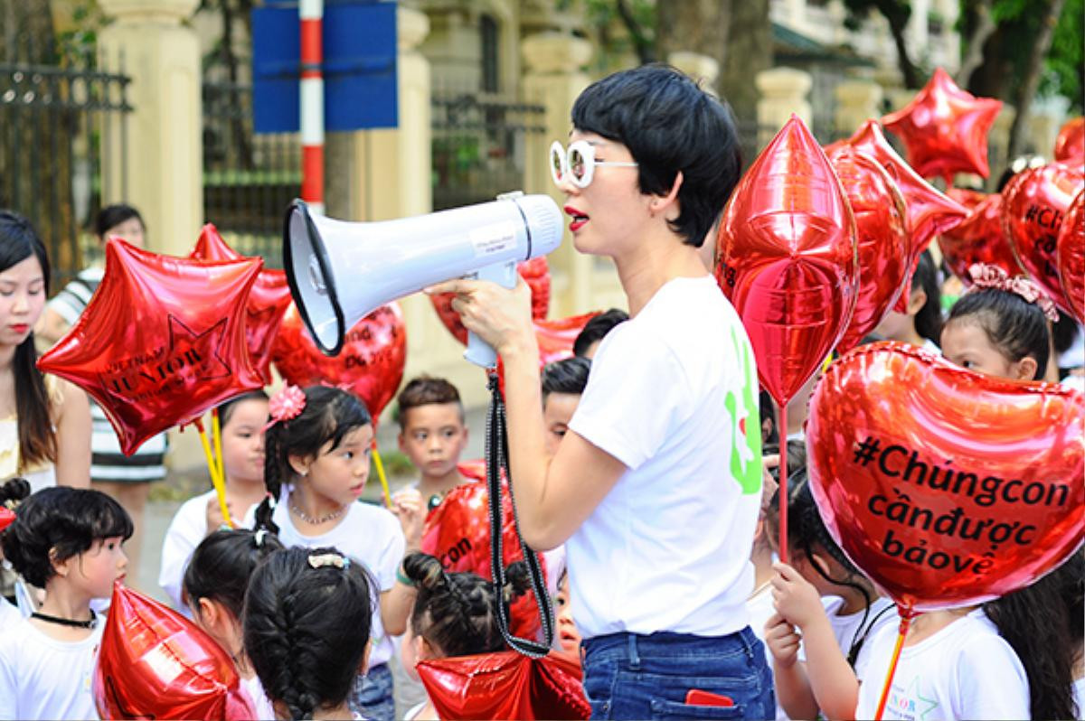 Xuân Lan bắt tay Phương Uyên xác lập kỷ lục với MV bảo vệ trẻ em không bị xâm hại Ảnh 11