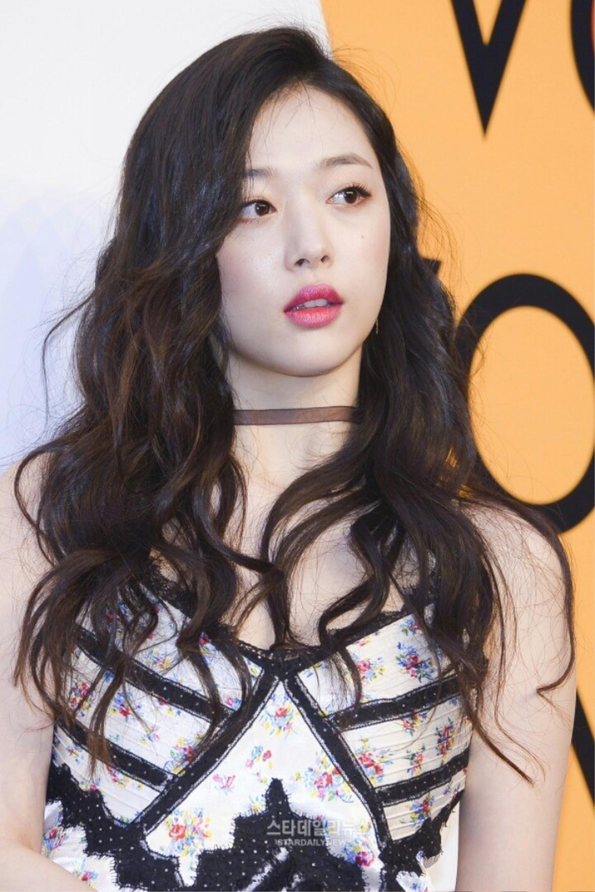 Sulli bị chê già và mặc đồ giống Lolita, Han Hyo Joo tái xuất với nhan sắc thoát tục Ảnh 5