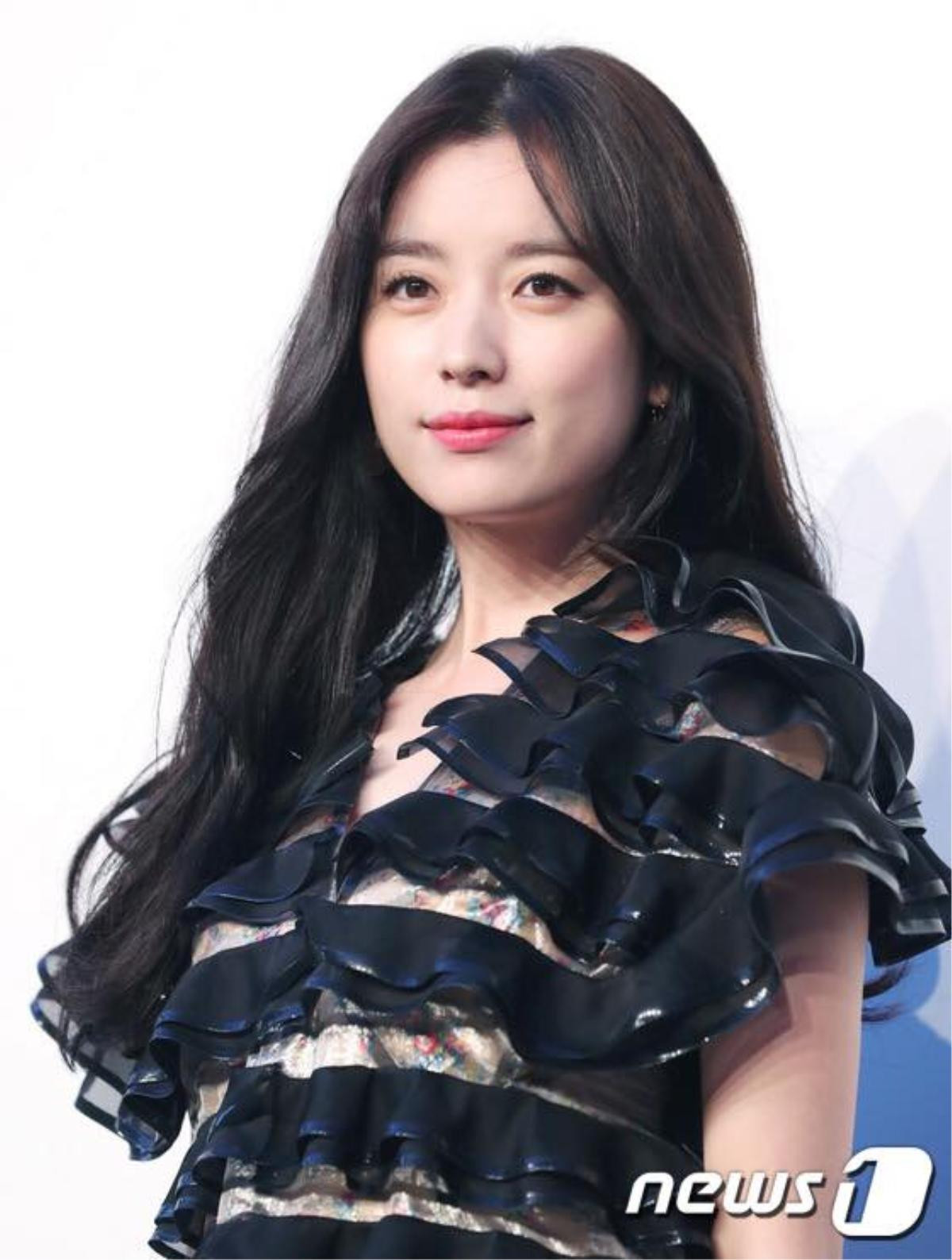 Sulli bị chê già và mặc đồ giống Lolita, Han Hyo Joo tái xuất với nhan sắc thoát tục Ảnh 9