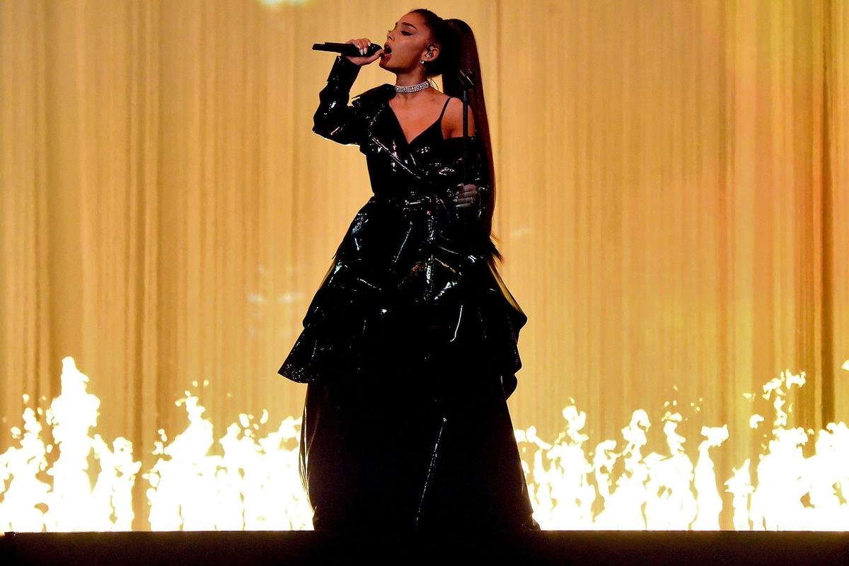 Ariana Grande sẽ mang đến sự choáng ngợp nào cho World Tour đầu tiên tại Việt Nam? Ảnh 8