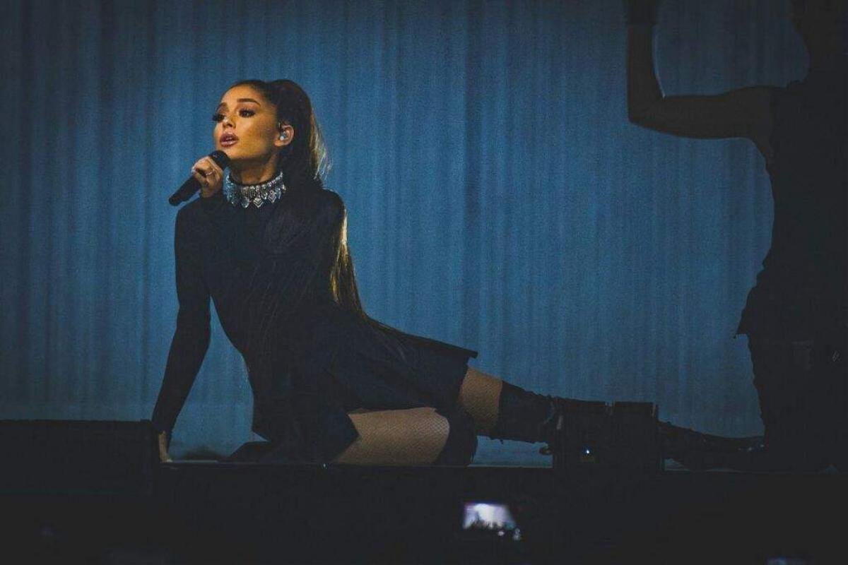 Ariana Grande sẽ mang đến sự choáng ngợp nào cho World Tour đầu tiên tại Việt Nam? Ảnh 14