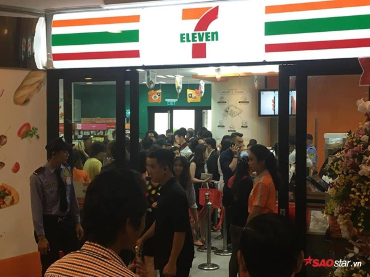 Không khí khai trương tại 7-Eleven sáng nay: nhộn nhịp và đầy háo hức! Ảnh 4