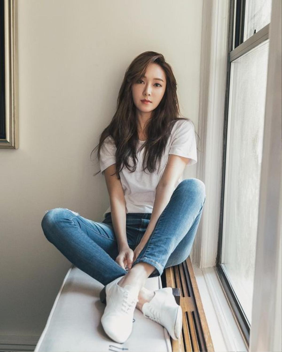 Dù chỉ mặc skinny jeans mà vẫn đẹp hết nấc như Jessica Jung là có bí quyết cả đấy! Ảnh 1