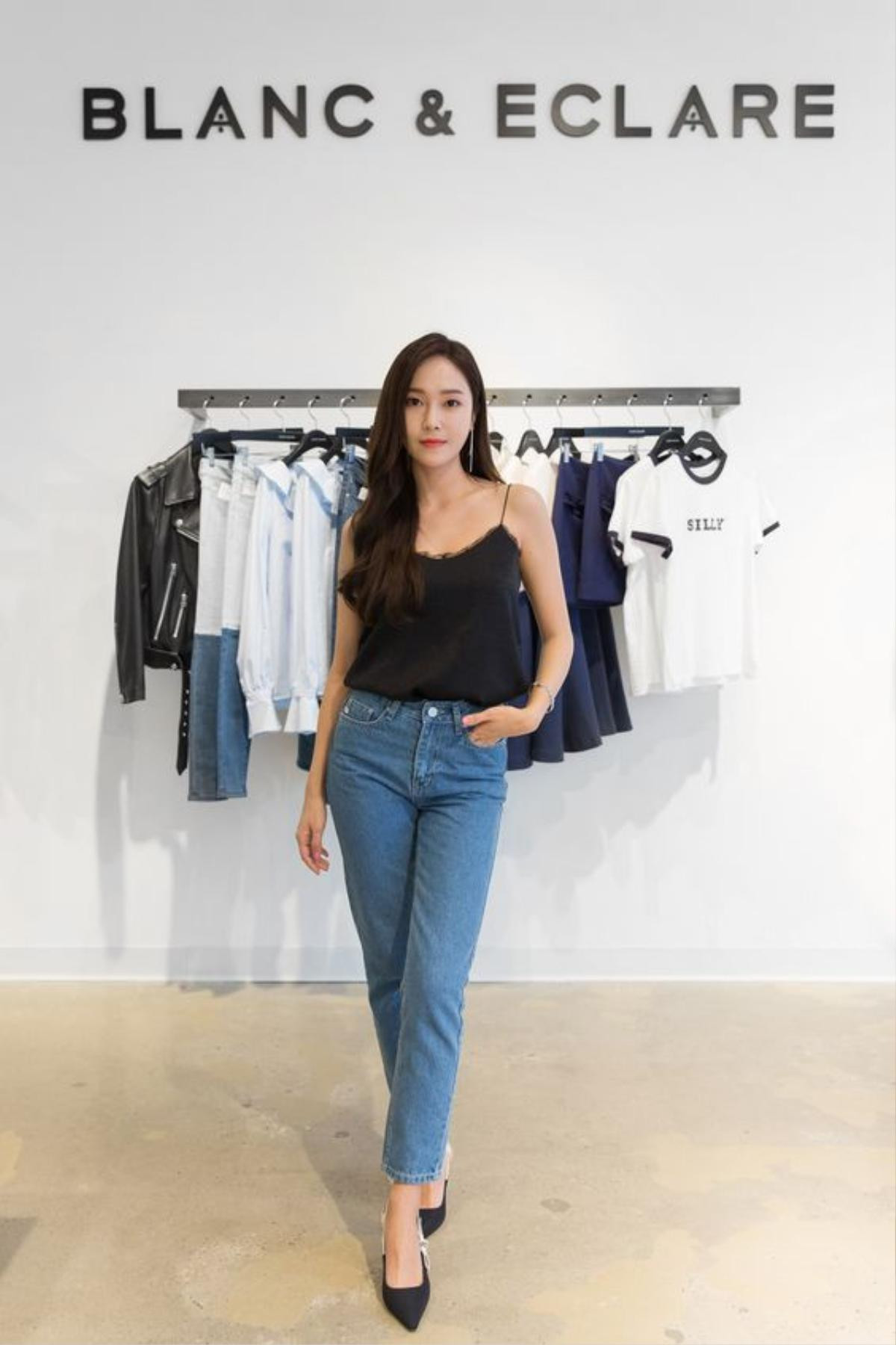 Dù chỉ mặc skinny jeans mà vẫn đẹp hết nấc như Jessica Jung là có bí quyết cả đấy! Ảnh 3