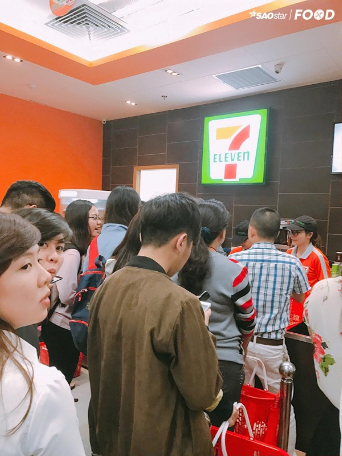 Cửa hàng 7-Eleven đầu tiên tại Việt Nam có đáp ứng được kì vọng của người tiêu dùng với những món ăn đang kinh doanh? Ảnh 27