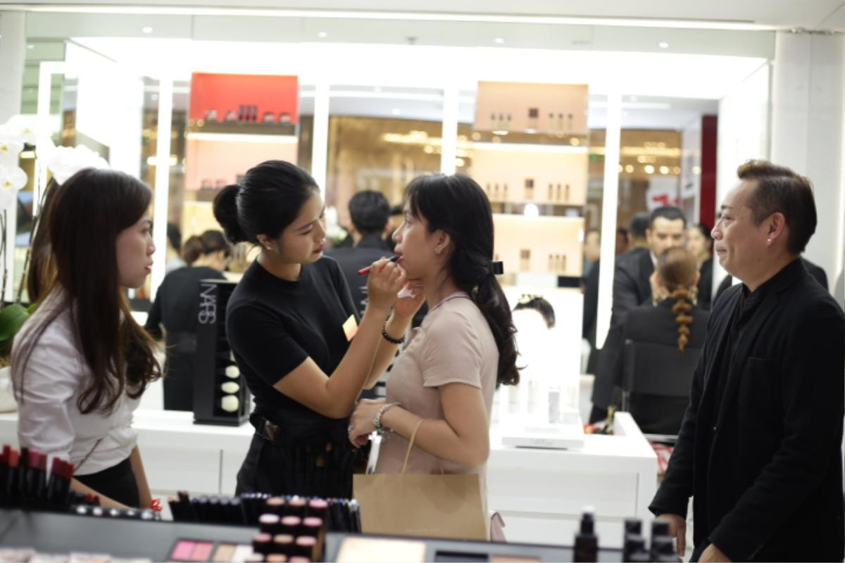 Không chỉ H&M, NARS cũng đã 'cập bến' Việt Nam, về 'nhà chung' Vincom Ảnh 6