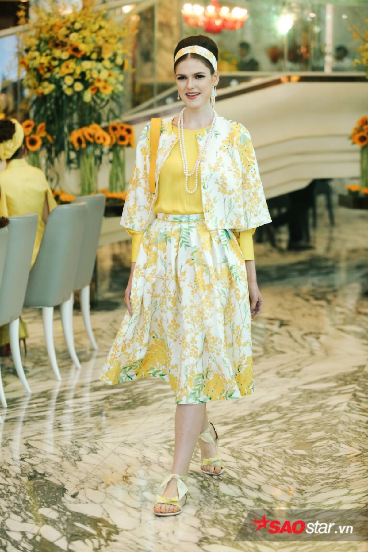 Sau tin đồn chụp ảnh cưới, Đông Nhi xuất hiện với style ngọt ngào trong Adrian Anh Tuấn Fashion Show Ảnh 11