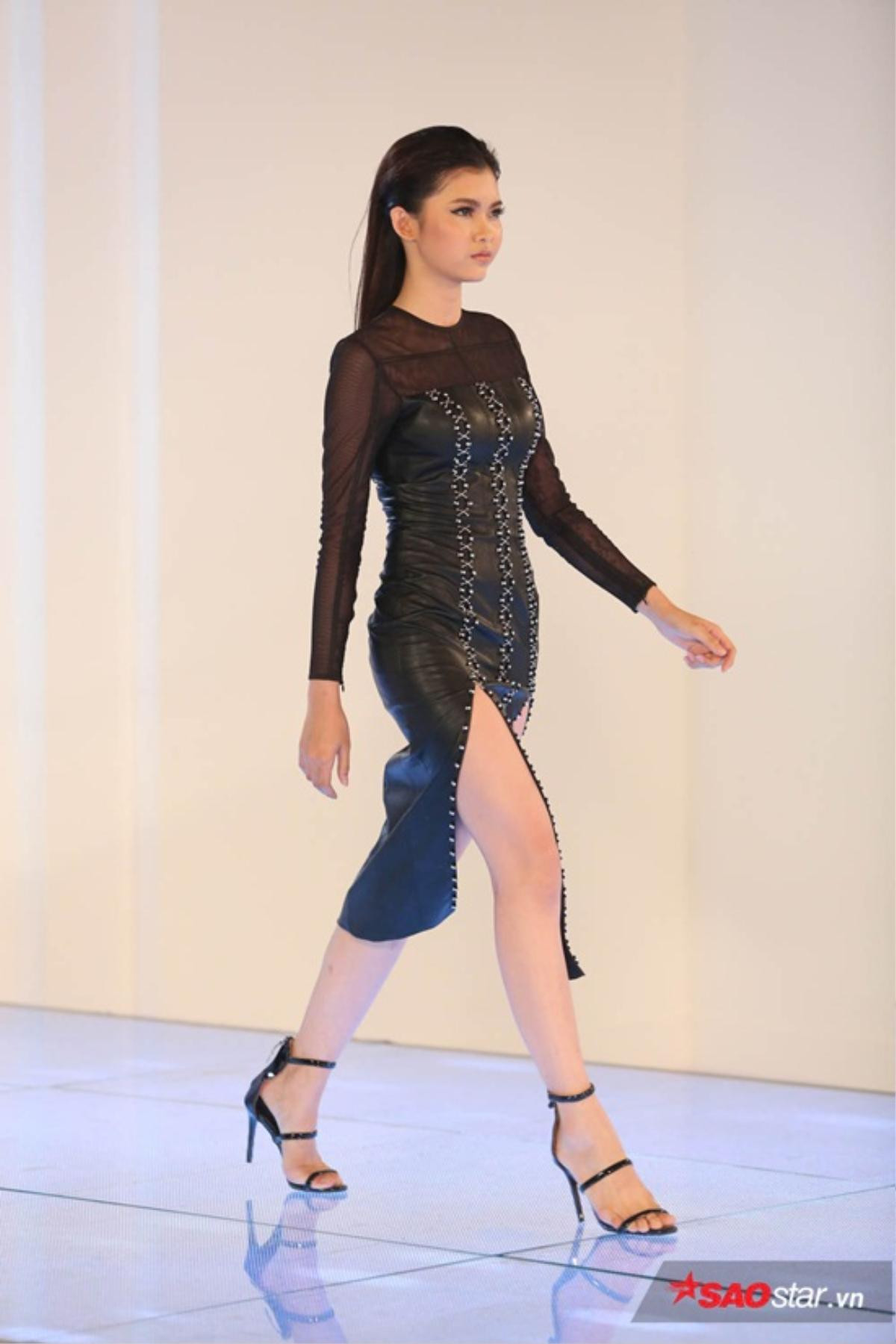 Catwalk - phần thi khó đoán nhất The Face: Tân binh tỏa sáng, thí sinh mạnh lại lao đao Ảnh 18