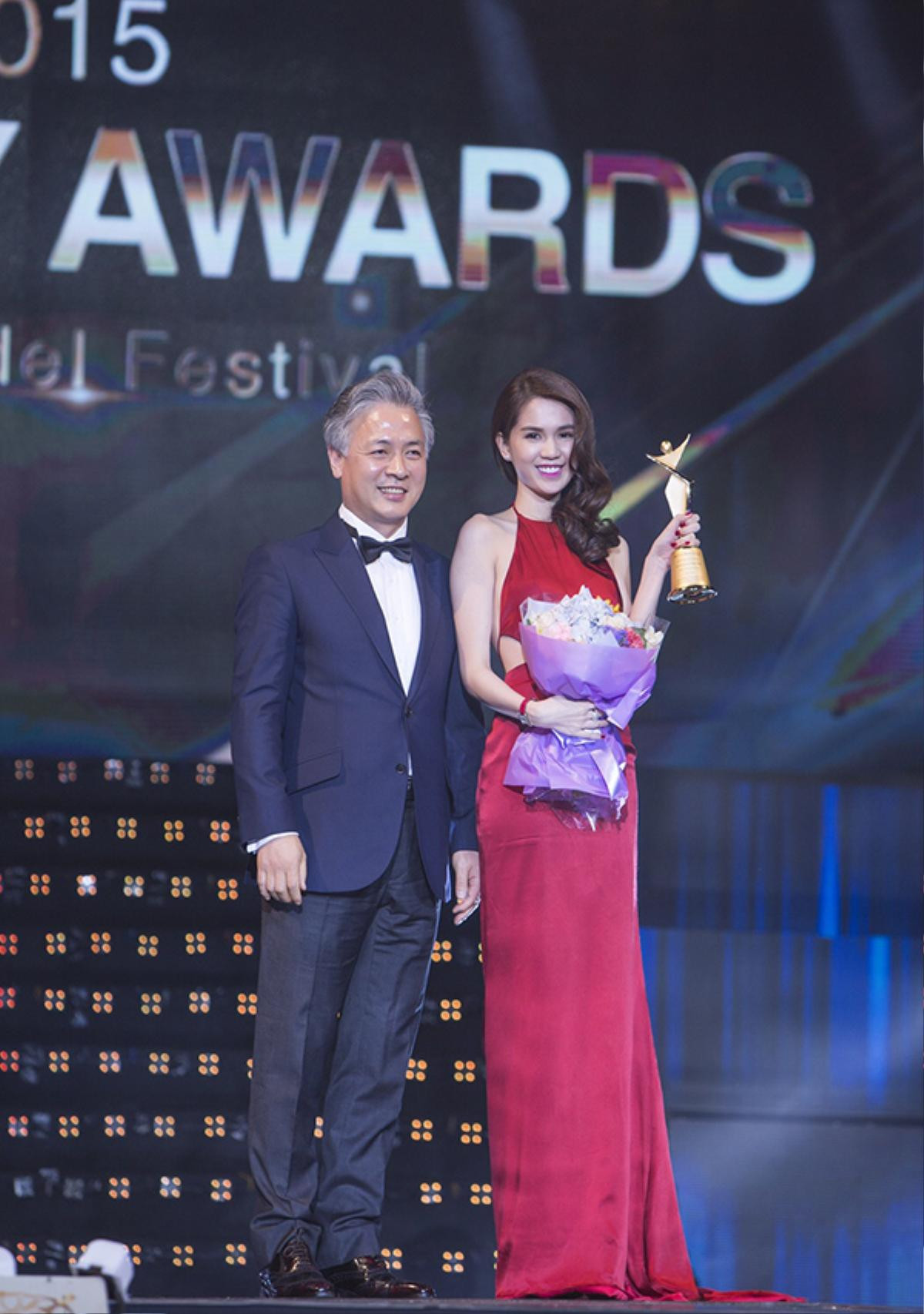 Sau Ngọc Trinh, Tim trở thành đại diện Việt Nam nhận giải 'Asia Model Awards 2017' ở Hàn Quốc Ảnh 2