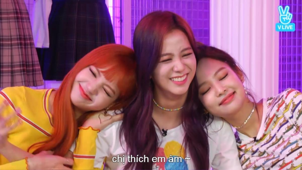 Black Pink 'bắn' tiếng Anh như gió, 'quậy banh' showcase trở lại Ảnh 23