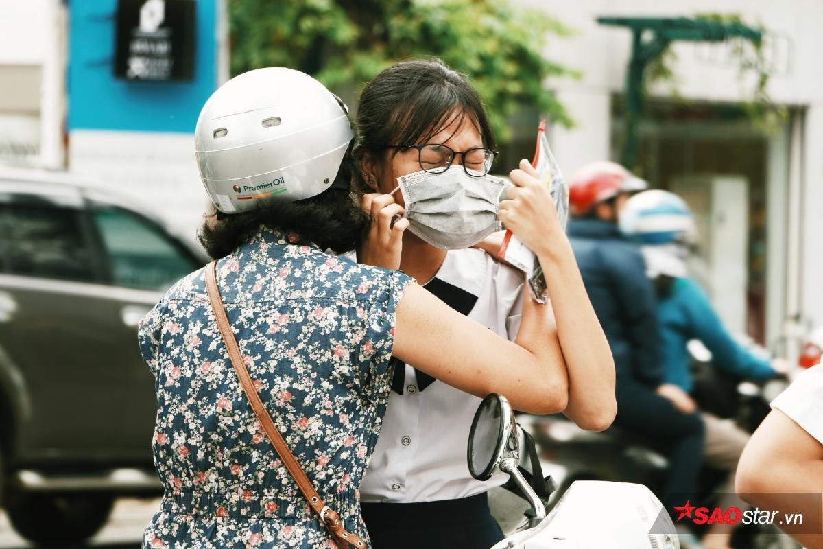 Gửi đến phụ huynh trong kỳ thi THPT Quốc Gia 2017: 'Cám ơn cha mẹ vì đã trở thành điểm tựa tin cậy nhất trong cuộc đời con' Ảnh 11