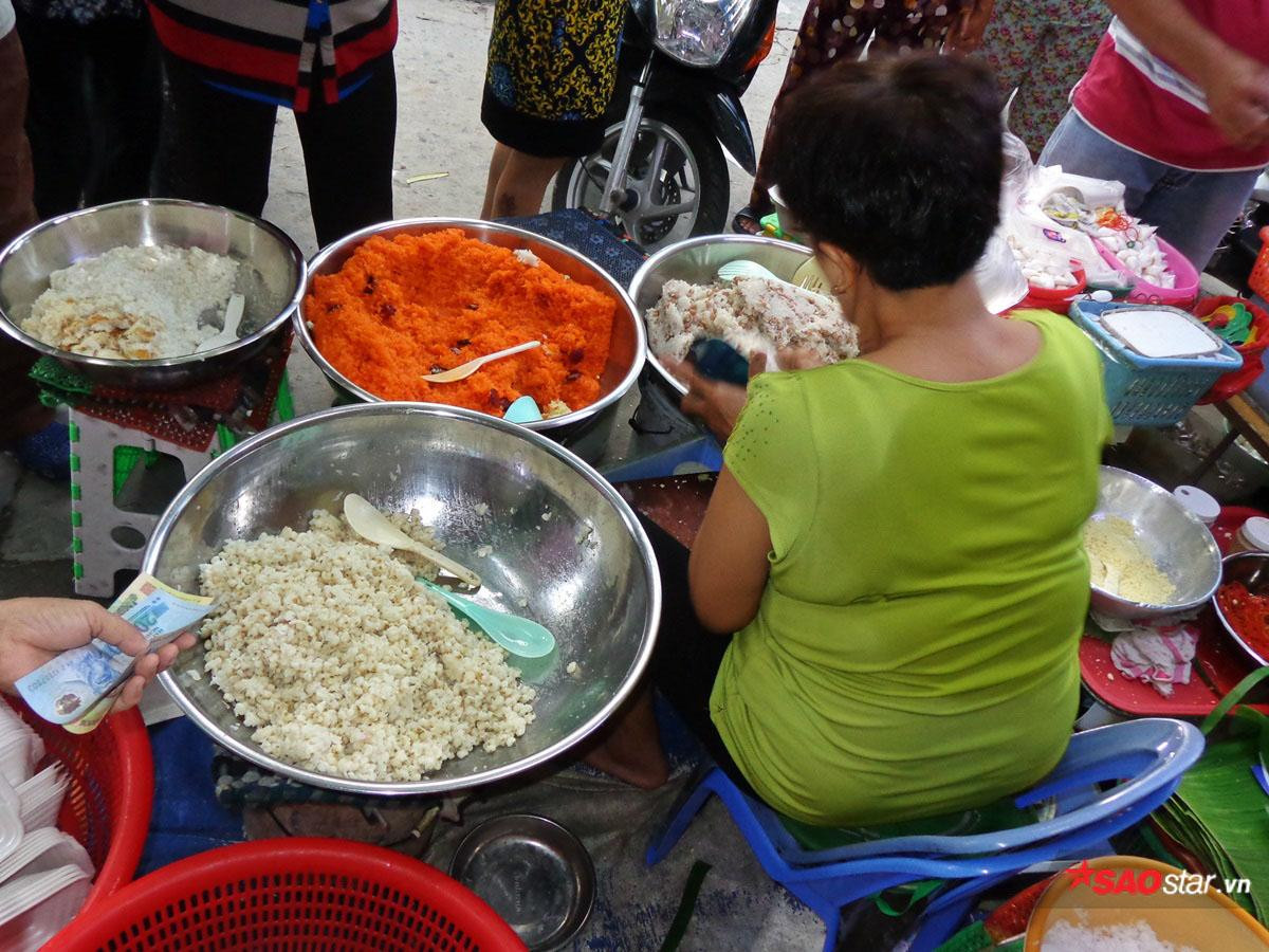 Ghé thăm quán của cô bán xôi tốt bụng chở nam sinh về lấy giấy dự thi: 5h sáng mở hàng, 6h hơn đã hết veo! Ảnh 2