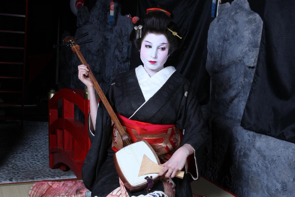 Bảo Thy - Tóc Tiên - Trương Quỳnh Anh: Đi tìm nàng Geisha ấn tượng nhất? Ảnh 1