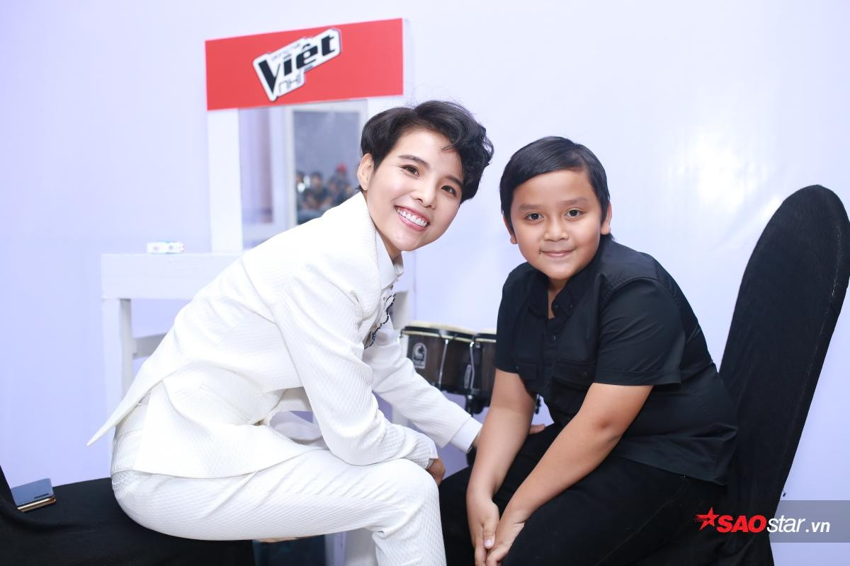 Mỗi người một vẻ, bộ tứ HLV The Voice Kids 2017 xuất hiện trẻ trung trong ngày đầu ghi hình Ảnh 2