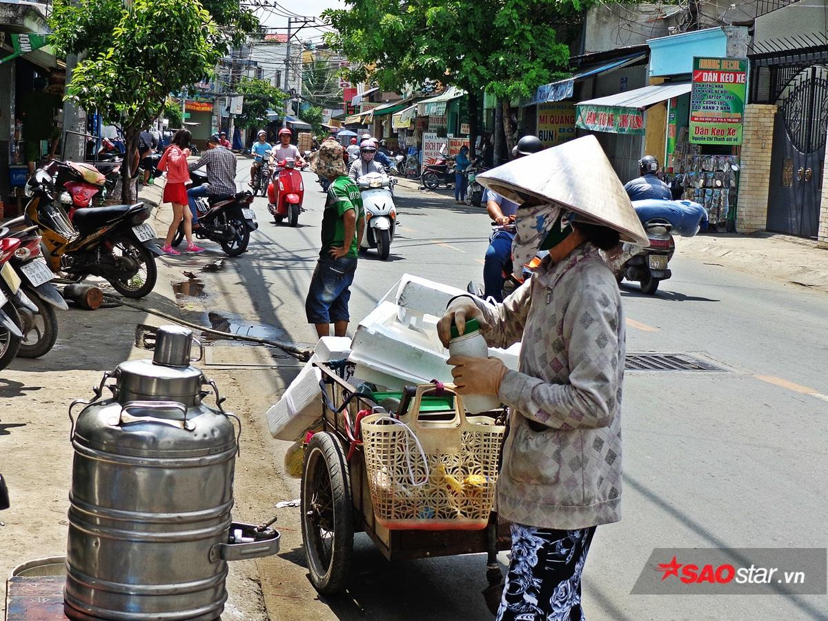 Tiệm sửa xe lạ đời nhất Sài Gòn: Tặng xe đạp, dạy nghề và cho nước uống miễn phí Ảnh 10