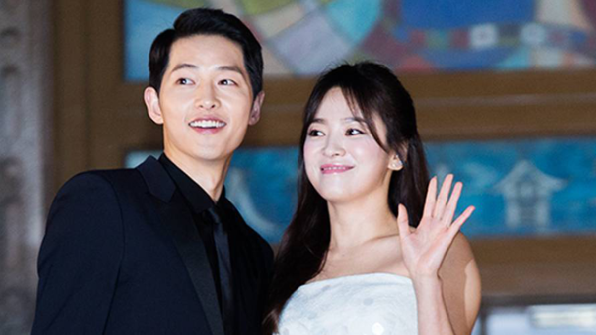 Song Joong Ki và Song Hye Kyo ly hôn nhưng khán giả sẽ không quên những cảnh ngọt ngào, tình bể bình trong phim 'Hậu duệ mặt trời' Ảnh 28