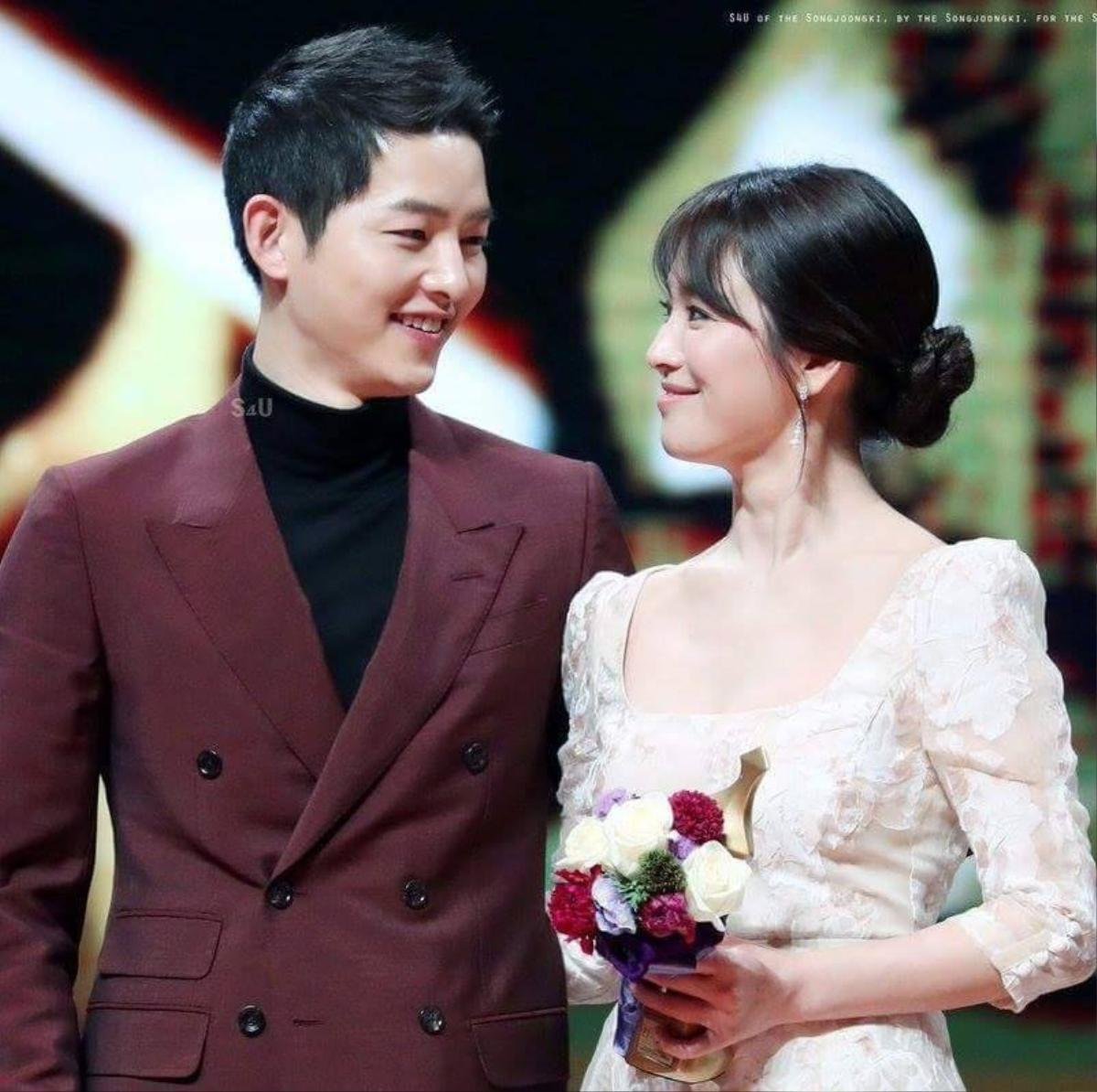 Trước khi về chung nhà, Song Joong Ki - Song Hye Kyo vốn đã 'ngọt như kẹo đường' thế này đây! Ảnh 14