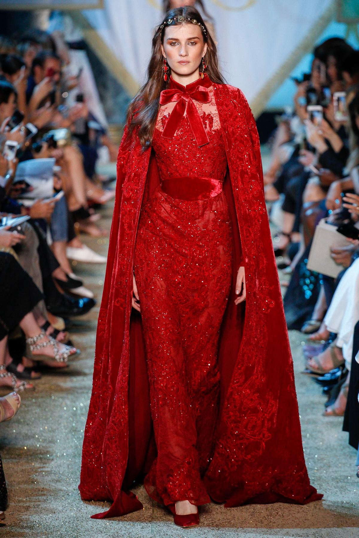 Show Thu Đông Couture 2017 của Elie Saab: Lộng lẫy, trang hoàng và xa xỉ Ảnh 6