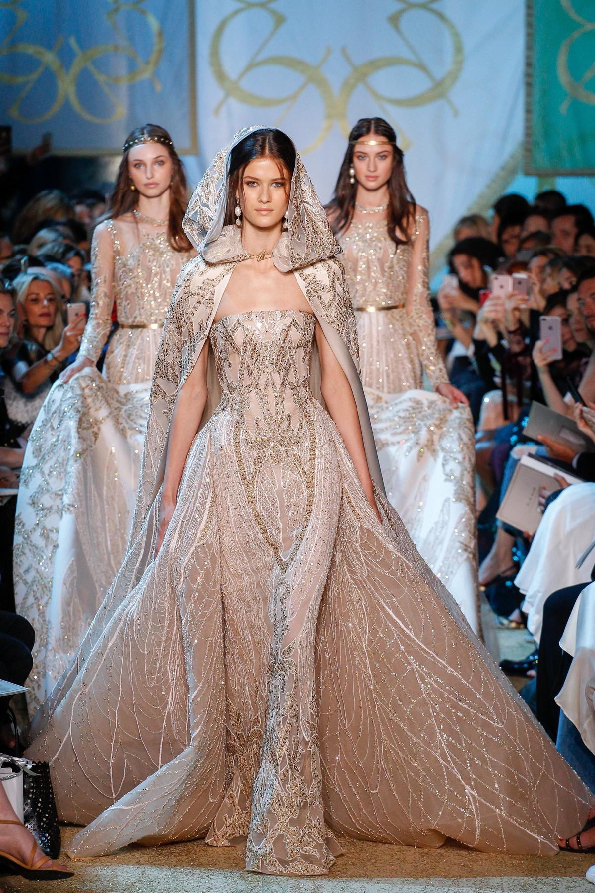 Show Thu Đông Couture 2017 của Elie Saab: Lộng lẫy, trang hoàng và xa xỉ Ảnh 12