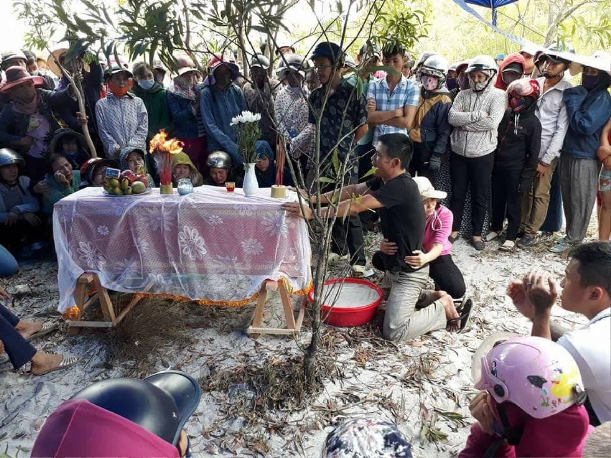 Tin sốc: Thi thể bé trai mất tích ở Quảng Bình có nhiều vết thương ở ngực Ảnh 1