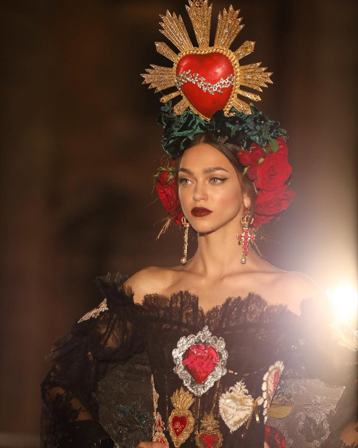 Dolce & Gabbana Alta Mode: Chìm đắm vào thiên đường xa hoa nơi hạ giới Ảnh 5