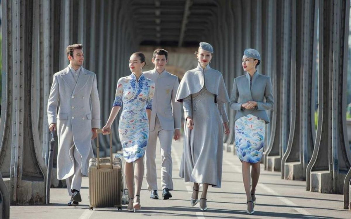 Đồng phục Haute Couture sang chảnh của Hainan Airlines xuất hiện trên sàn Paris Couture Week Ảnh 1