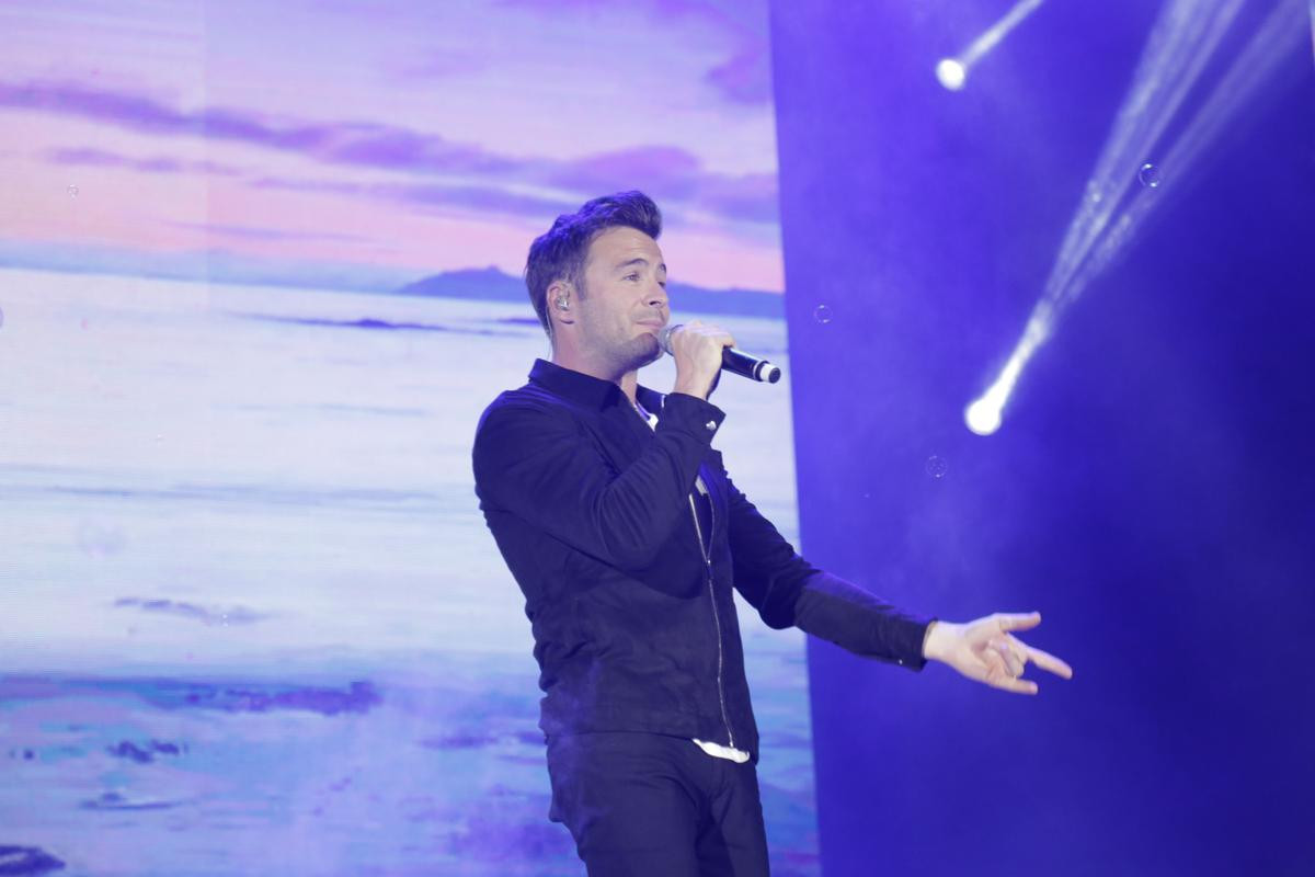 Shane Filan trở lại Việt Nam: Sau bao năm vẫn hát ngọt lịm 'My Love' thế này! Ảnh 3