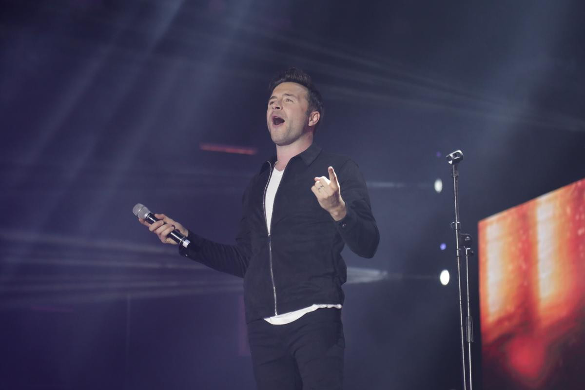 Shane Filan trở lại Việt Nam: Sau bao năm vẫn hát ngọt lịm 'My Love' thế này! Ảnh 9