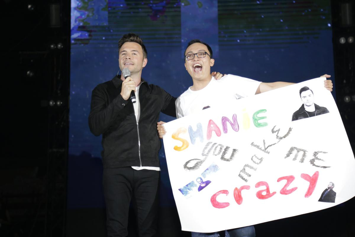 Shane Filan trở lại Việt Nam: Sau bao năm vẫn hát ngọt lịm 'My Love' thế này! Ảnh 6