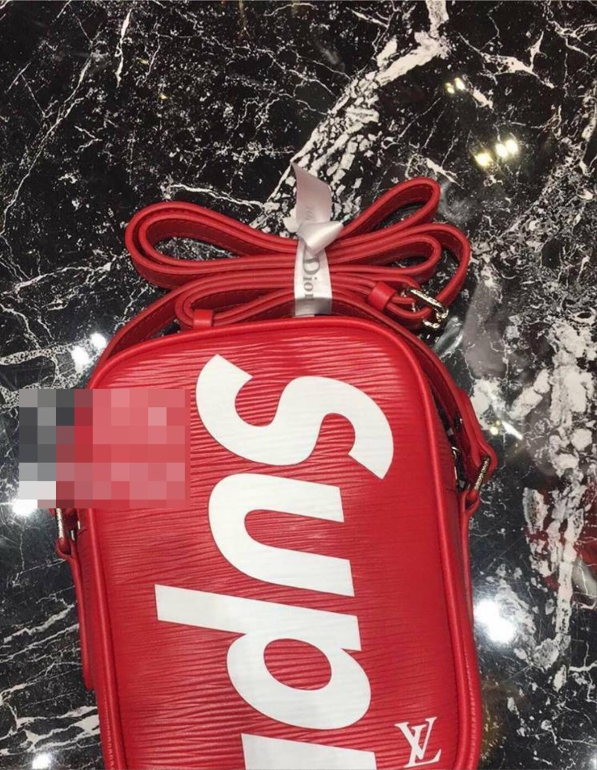 Sao đây các 'homie', chúng ta đang nhìn Louis Vuitton x Supreme… dây Dior đấy! Ảnh 2