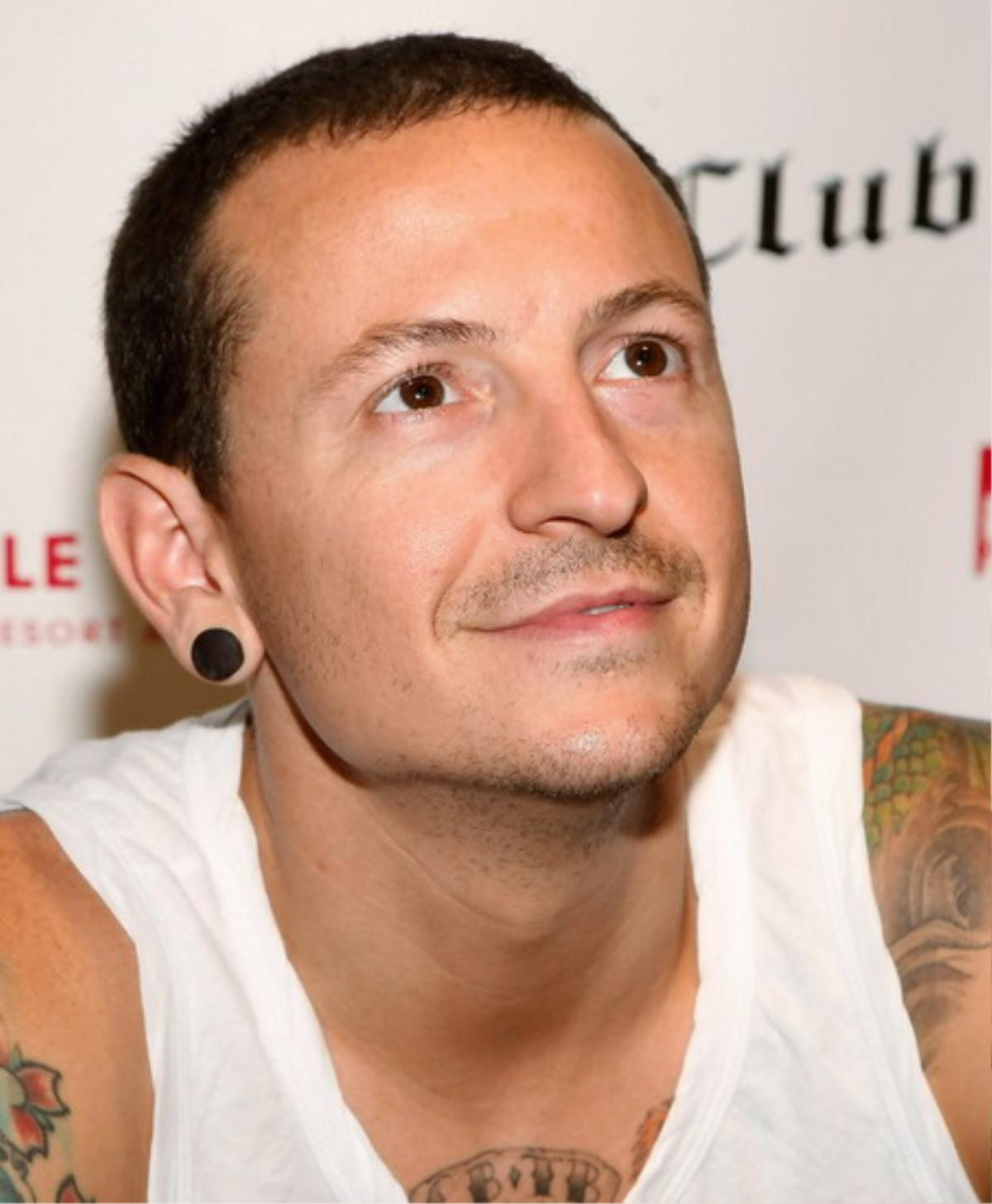 Chester Bennington (Linkin Park) từng bị lạm dụng tình dục và đánh đập khi còn nhỏ Ảnh 2