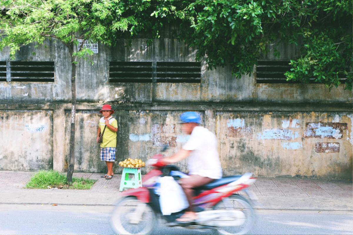 Hè của con nhà nghèo: Bán sen, bán trái cây, bán chè… nhưng vẫn vui biết bao vì giúp được bố mẹ Ảnh 6