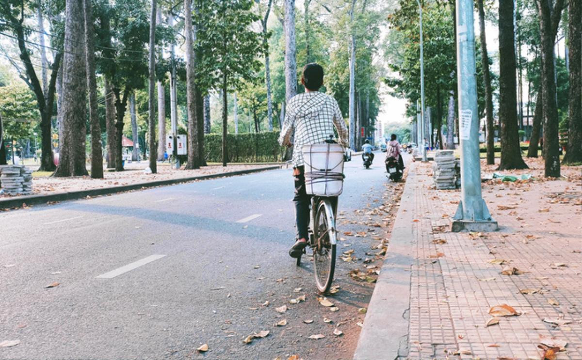 Hè của con nhà nghèo: Bán sen, bán trái cây, bán chè… nhưng vẫn vui biết bao vì giúp được bố mẹ Ảnh 9