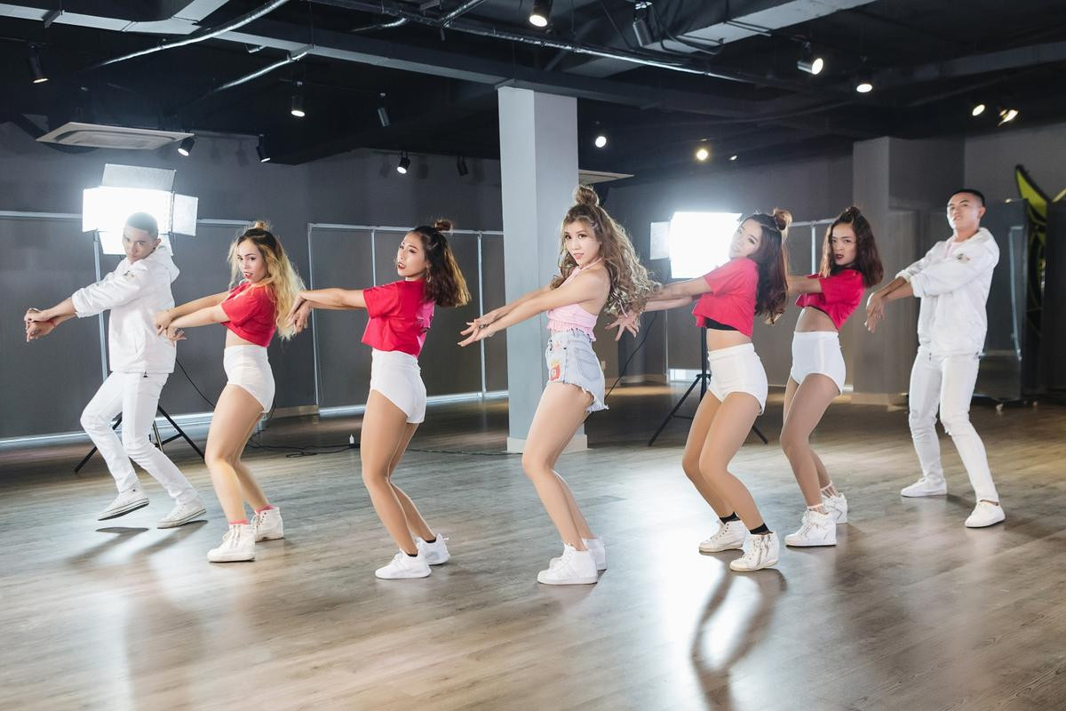 Trang Pháp gợi cảm trong phiên bản Dance Practice trước thềm tung MV chính thức Ảnh 6