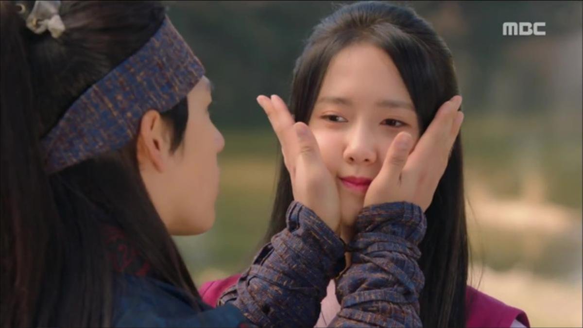 Yoona khóc nức nở trong 'The King Loves', Kim Jae Joong gây cười với 'Manhole' Ảnh 1