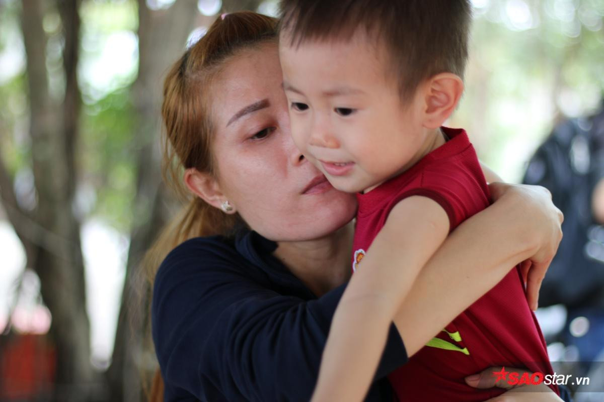 Cuộc đoàn tụ đầy tiếng cười của mẹ con bé trai bị bỏ rơi trước cổng bệnh viện Từ Dũ Ảnh 2