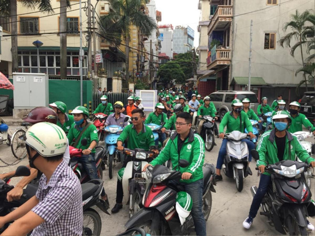 Tài xế GrabBike kêu gọi tắt ứng dụng để phản đối hãng tăng chiết khấu Ảnh 2