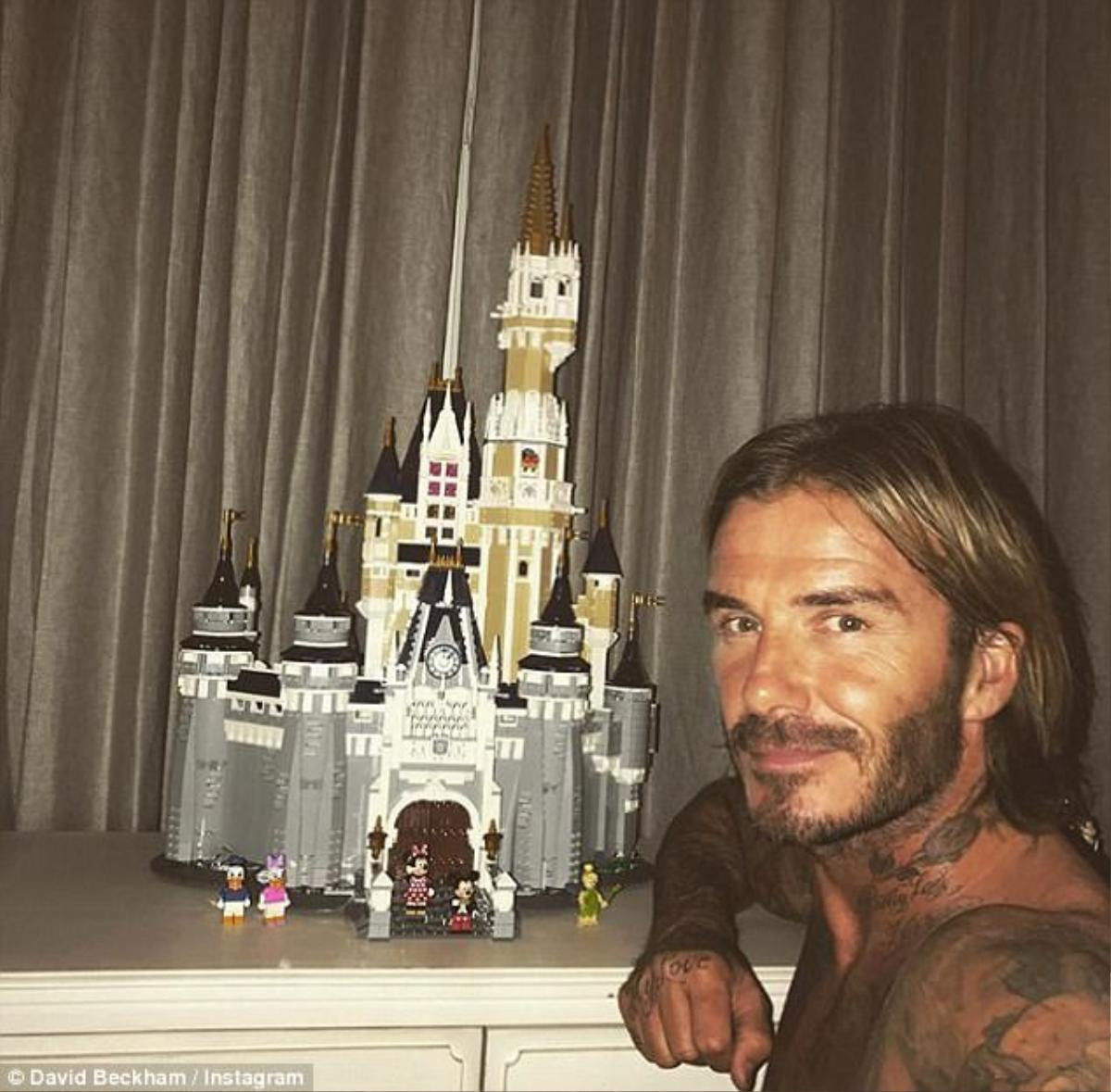 Thức đêm xây lâu đài Disney, niềm vui của David Beckham giờ đây chỉ vỏn vẹn là gây ngạc nhiên cho con gái Ảnh 1