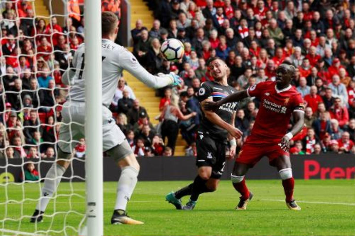 Sôi động cùng  Premier League: Man United lên đỉnh, Arsenal nếm 'trái đắng' Ảnh 4