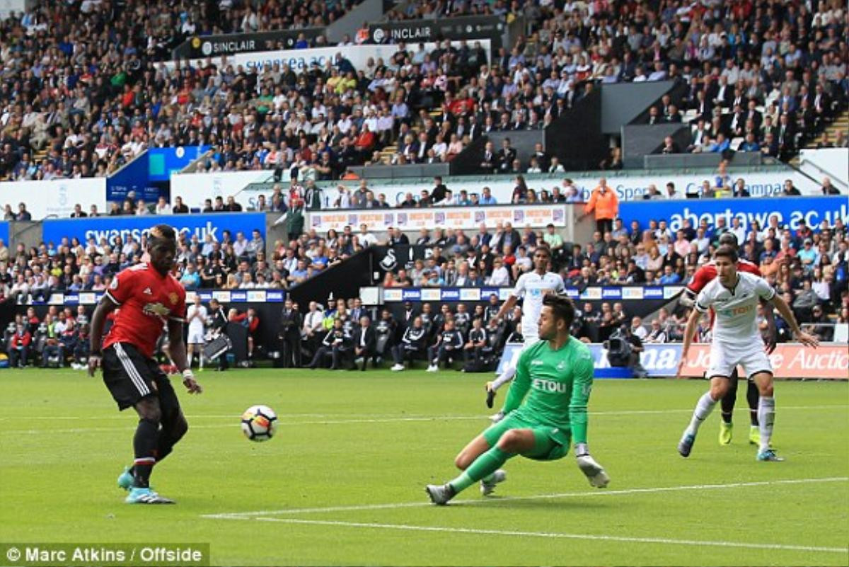 Tam tấu Lukaku - Pogba - Martial tỏa sáng: MU hủy diệt Swansea Ảnh 3