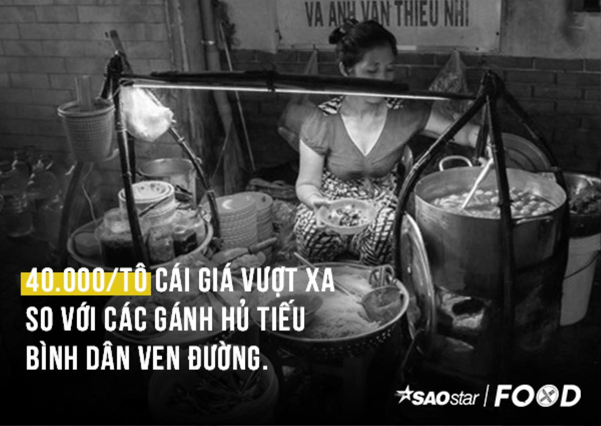 Tại sao những quán vỉa hè có giá 'đắt xắt ra miếng' này lại vẫn hút khách nườm nượp? Ảnh 7