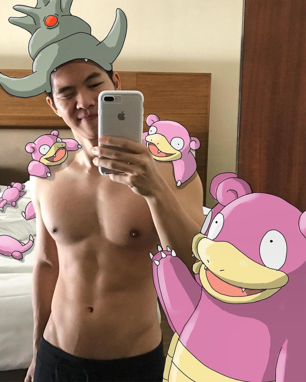 Có 1 anh chàng đã cùng… 'bộ sậu' Pokemon khoác vai nhau đi khắp thế gian Ảnh 22