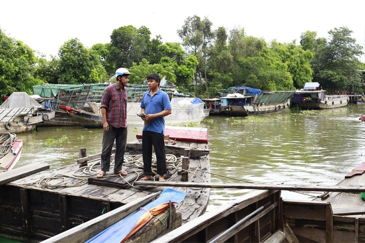 'Bá đạo' đến mức diện áo dài cưới tắm heo, chắc chỉ có Thúy Diễm trong 'Vợ chồng Đậu thời @' Ảnh 12