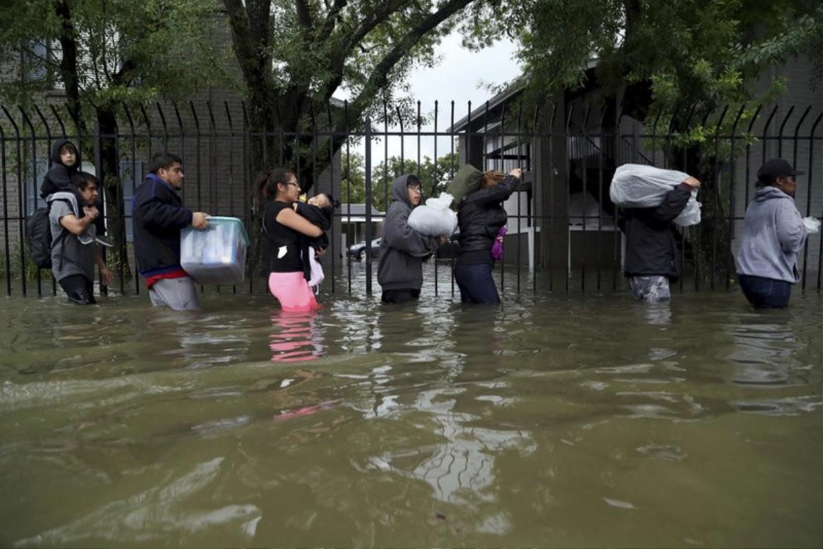 Siêu bão thập kỷ nhấn chìm Houston Ảnh 9