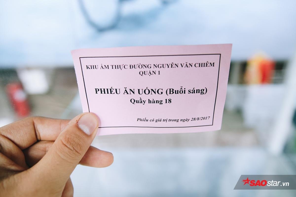 Phố hàng rong chính thức hoạt động, nhiều người dân vỡ òa trong bỡ ngỡ Ảnh 10