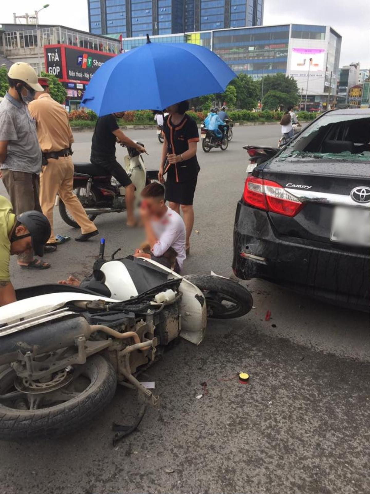 Tai nạn trọng thương, nam thanh niên chỉ ôm chặt chó và gọi bác sĩ thú y Ảnh 3