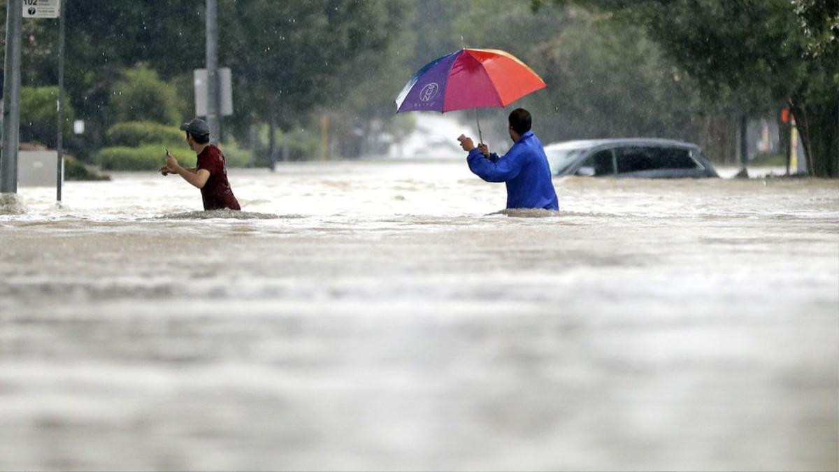 Toàn cảnh Houston thất thủ chỉ sau một đêm đón siêu bão Harvey Ảnh 3