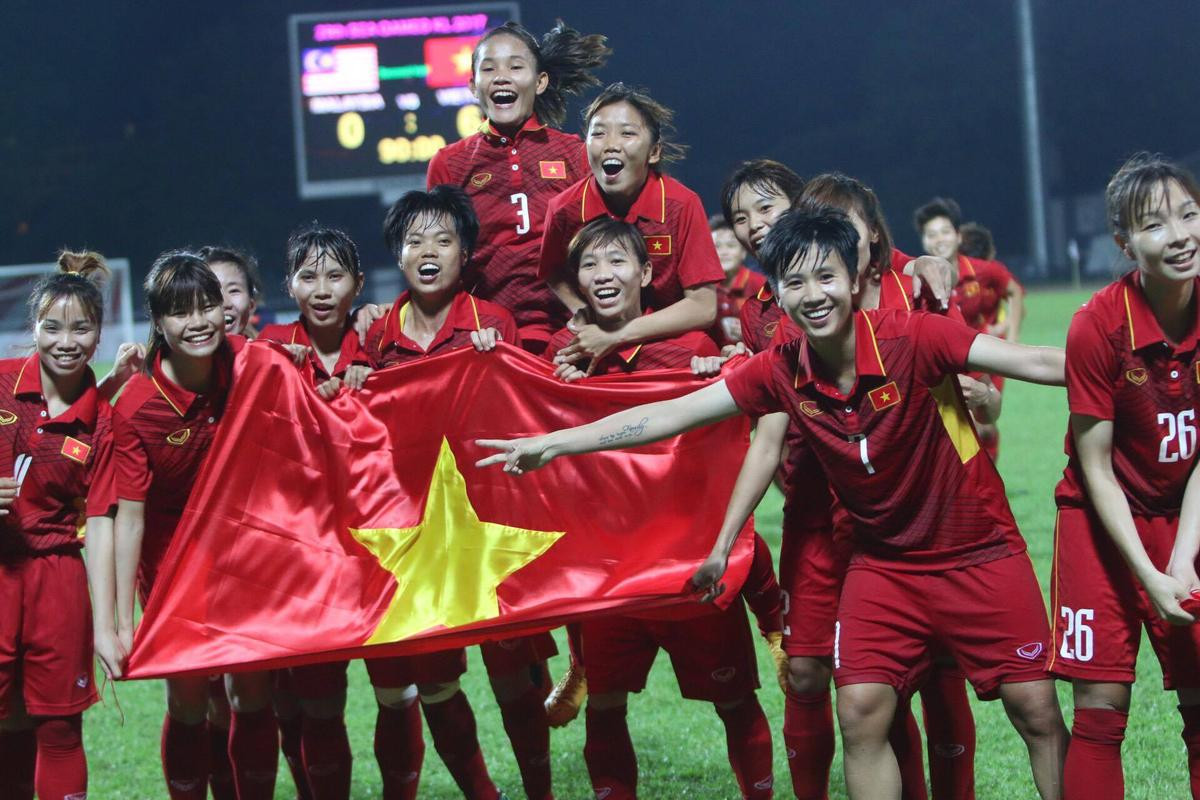 Tuyển thủ Thùy Trang: Chữa ung thư cho mẹ từ “phép màu” SEA Games Ảnh 2